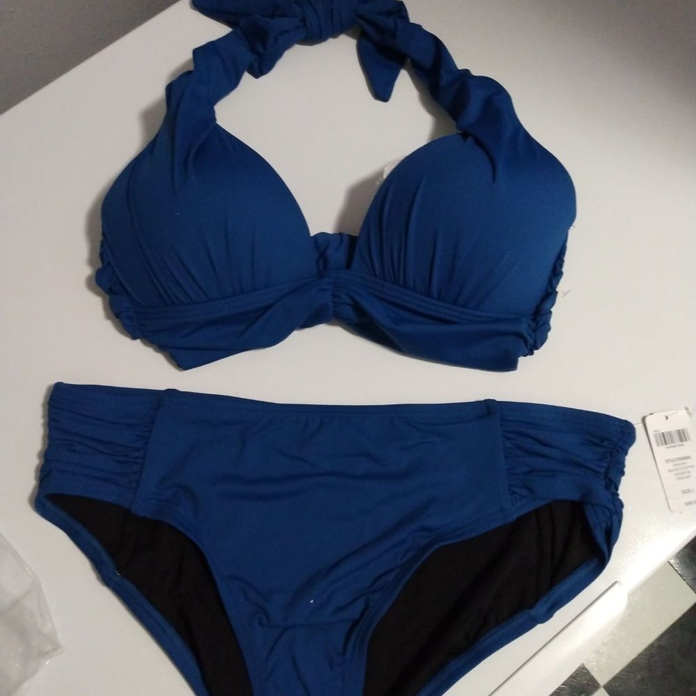 **BRAND NEW** Navy  2 piece Bikini  (Large)
